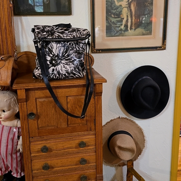 Patricia Nash Backpack-purse - Picture 10 of 12